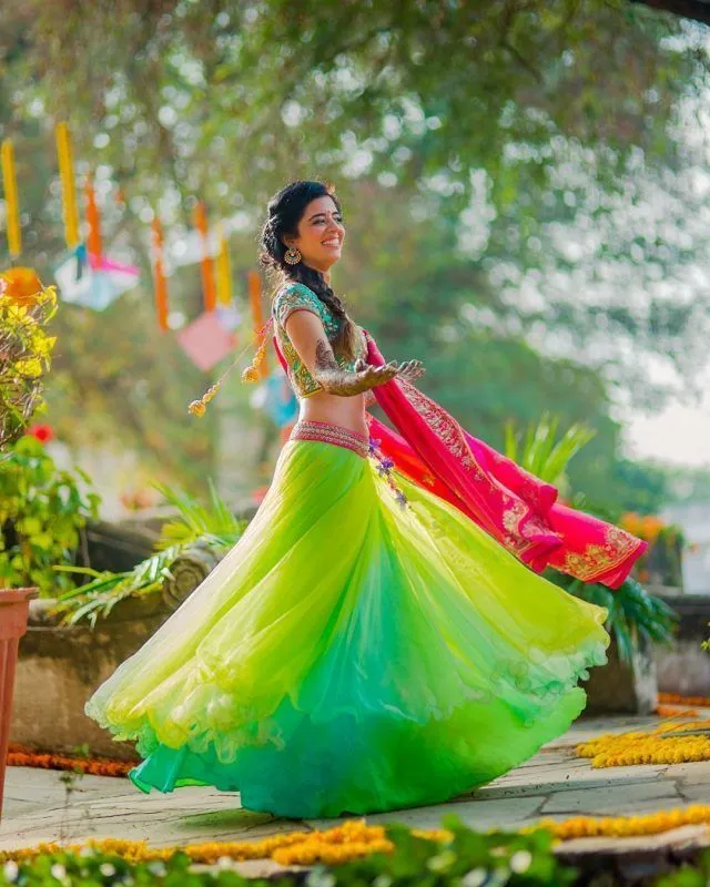 How to Add a Splash of Neon to Your Mehndi Look