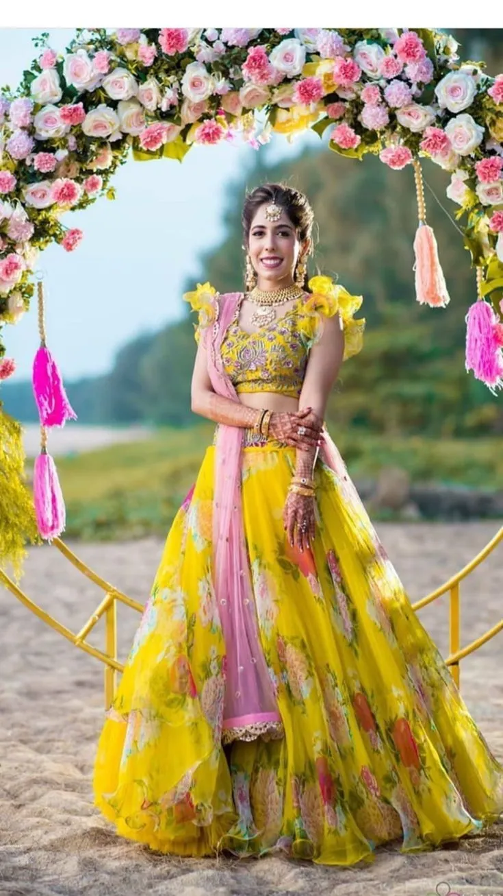 How to Add a Splash of Neon to Your Mehndi Look